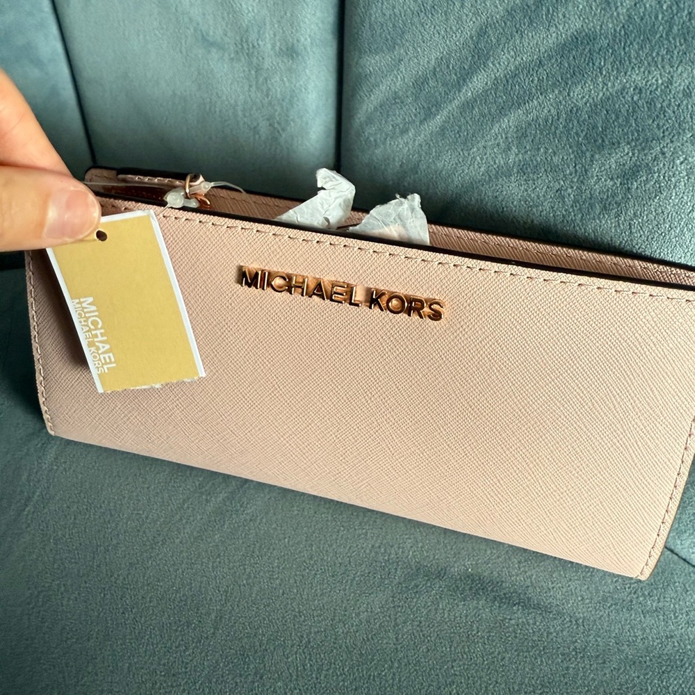 Michael Kors Pink Wallet Sleek Minimalist Design - Picture 2 of 9